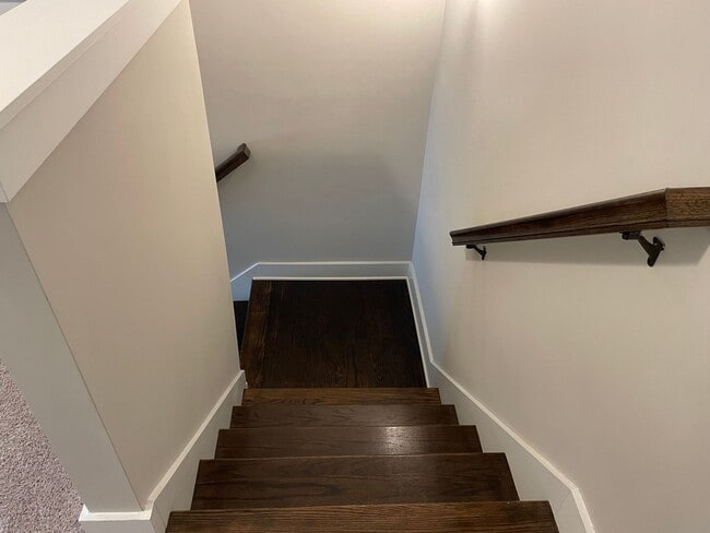 Building Photo - 1460 Valley Trace