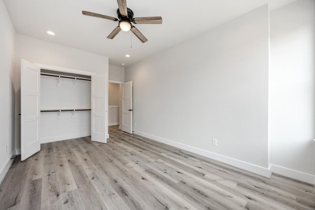 Building Photo - 318 Charlock St