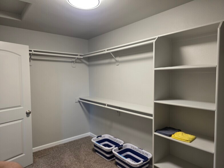 Walk-in private closet - 10721 NE 109th St