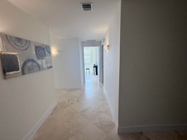 Building Photo - 550 Okeechobee Blvd