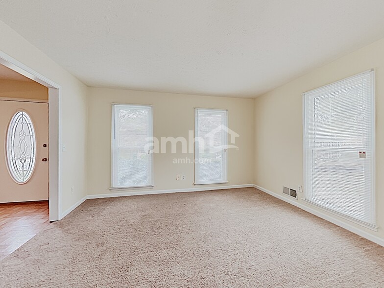 Building Photo - 4121 S Fork Dr