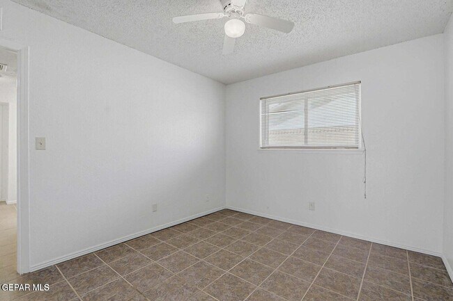 Building Photo - 10720 Sugarland Dr