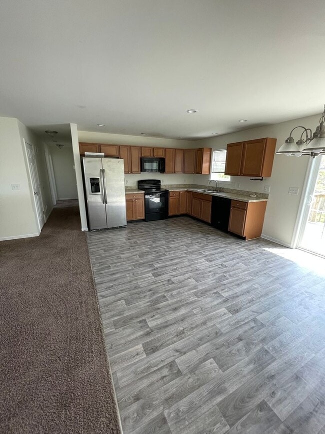 Building Photo - 3 Bedroom 3 Bath House In Mount Wolf