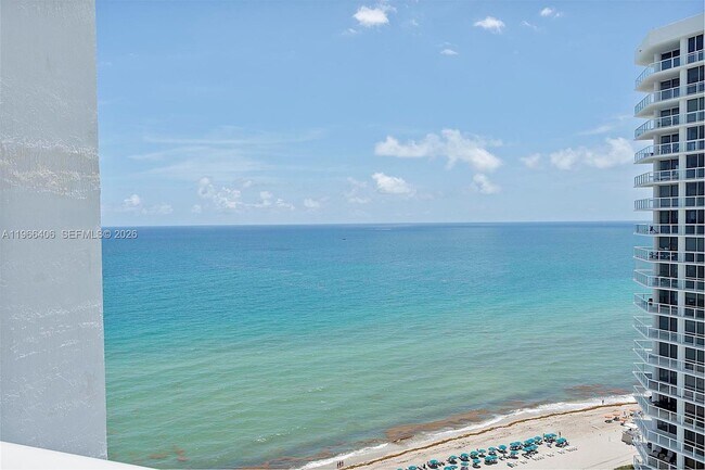 Building Photo - 16445 Collins Ave
