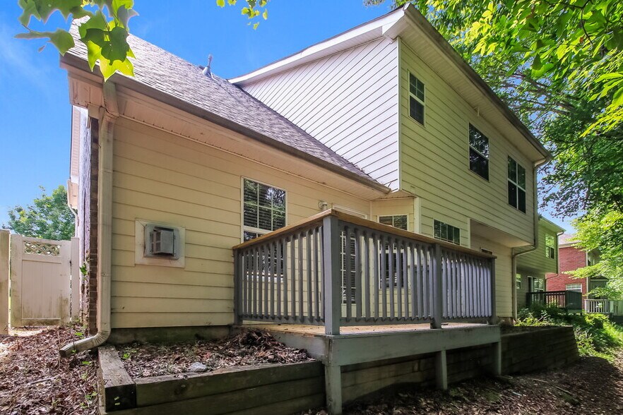 Building Photo - 2530 Walter Way