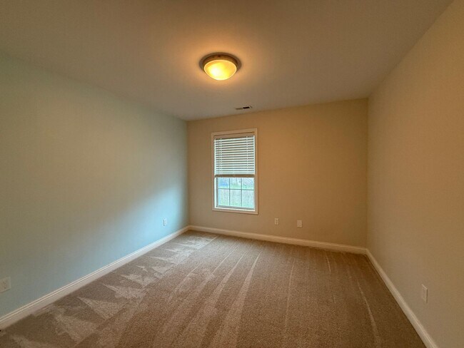 Building Photo - **For Rent: Gorgeous 4 Bed, 2.5 Bath Home ...