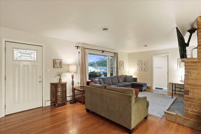 Building Photo - 13715 Dixie Dr