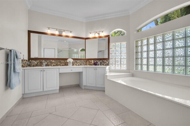Building Photo - 16310 Paddock Ln