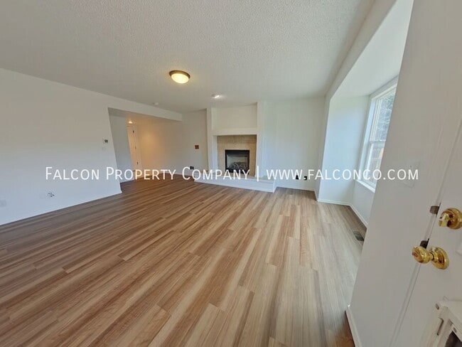 Building Photo - 7150 Grand Prairie Dr