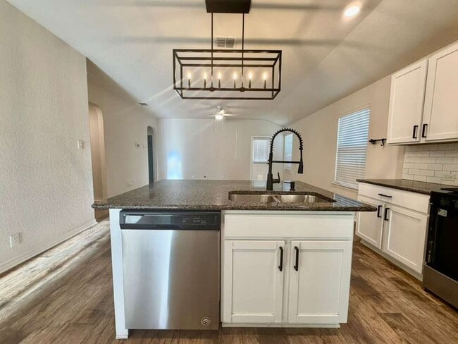 Building Photo - Single-Story Rental in Redbird Ranch with Open Layout & Private Yard