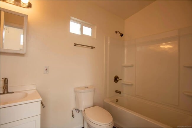 Building Photo - 4632 Finsen Ave