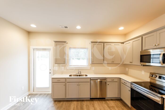 Building Photo - 161 County Rd 1700