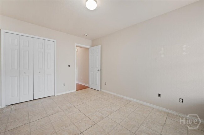Building Photo - 17 Bushwood Dr