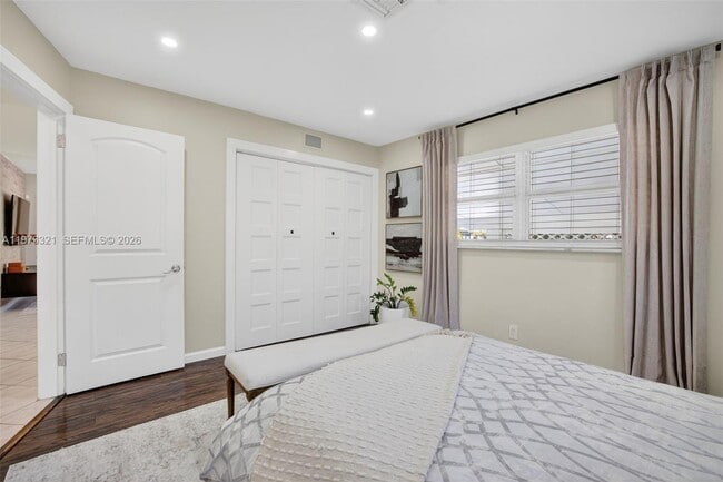 Building Photo - 252 SW 23rd St