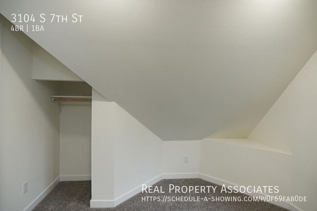 Building Photo - 3104 S 7th St