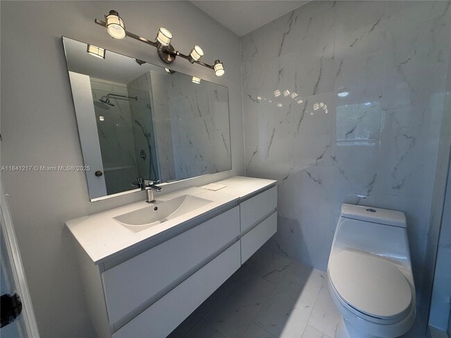 Building Photo - 16736 Hemingway Dr