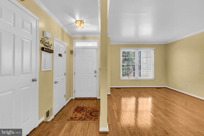 Building Photo - 9354 Sombersby Ct