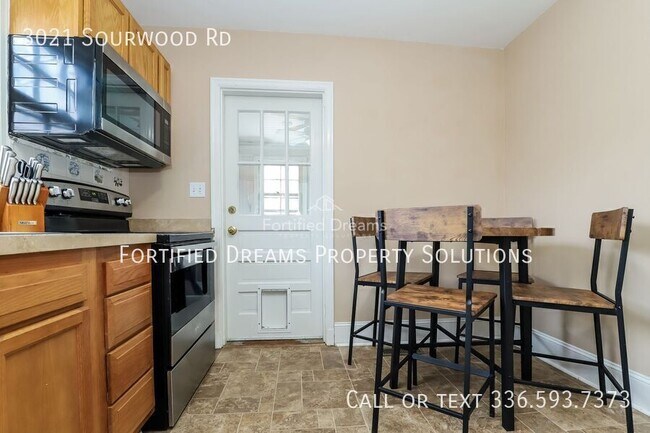 Building Photo - 3021 Sourwood Rd