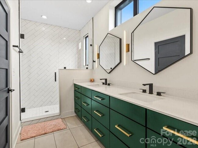 Building Photo - 815 E 36th St