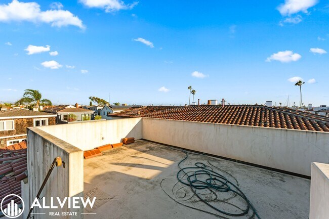 Building Photo - 111 Via Jucar