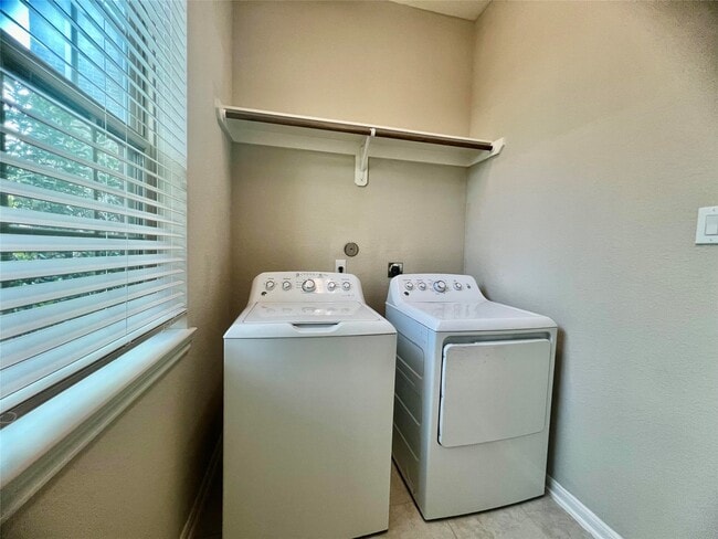 Building Photo - 2554 Granberry Pt