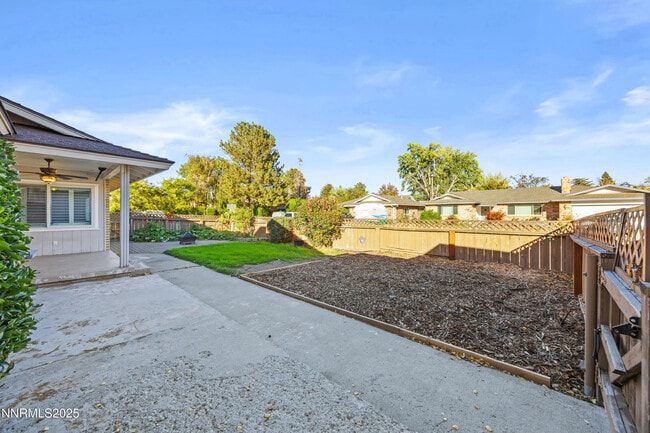 Building Photo - 601 Ivy St