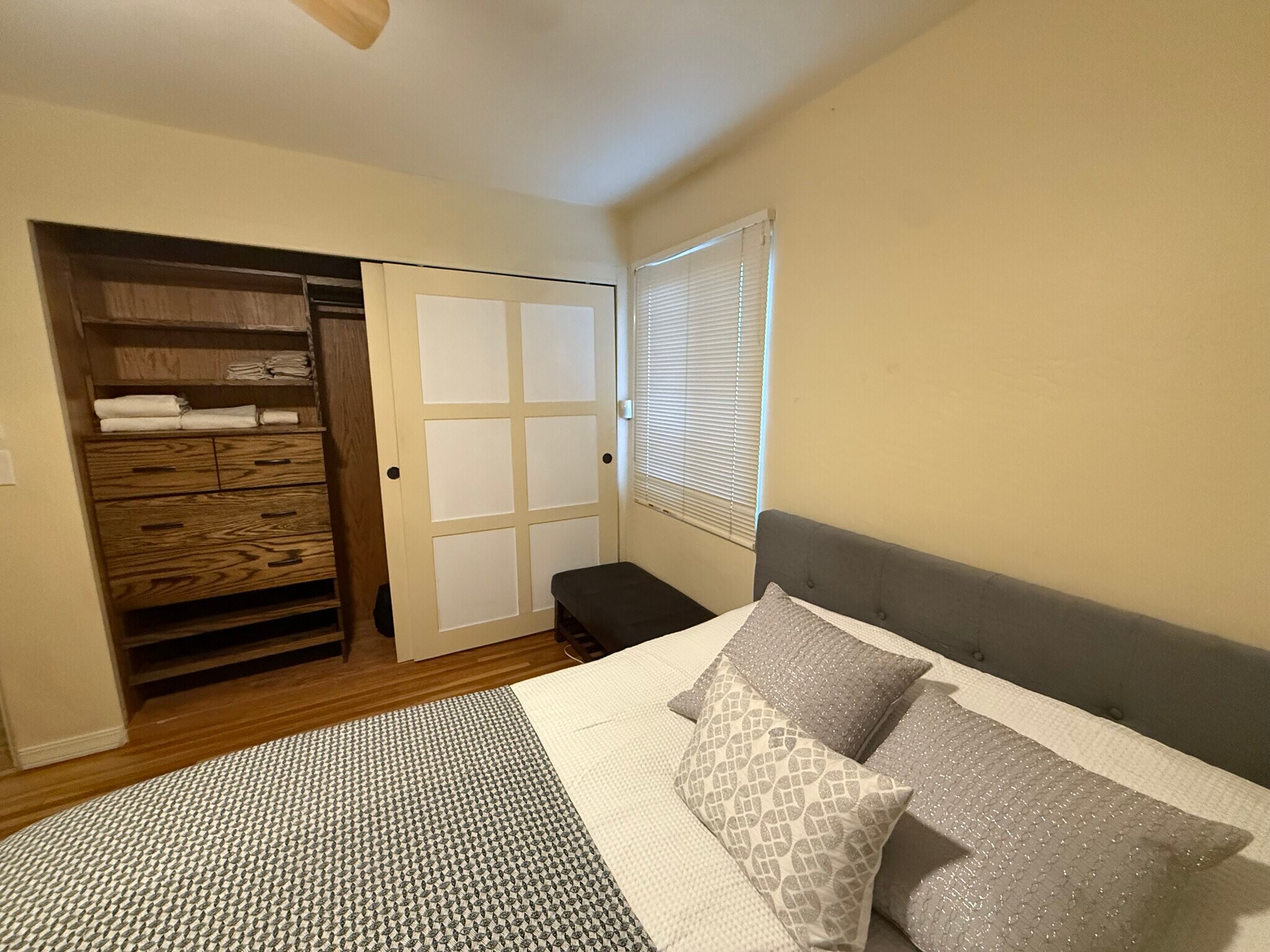 Building Photo - 1029 Cielo Azul St