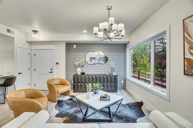 Building Photo - Luxury 2Bd/2Ba Corner Condo in Louisville