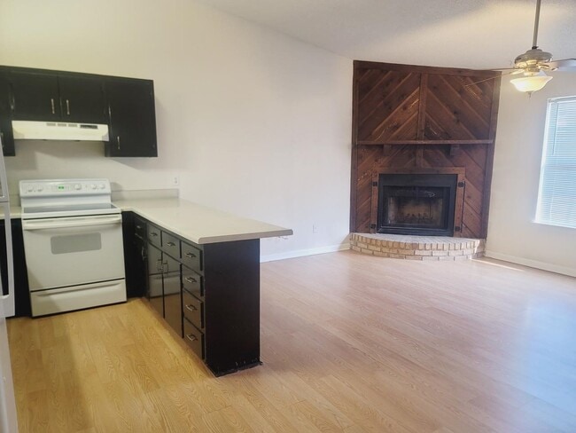 Building Photo - 3986 Breezee Ct