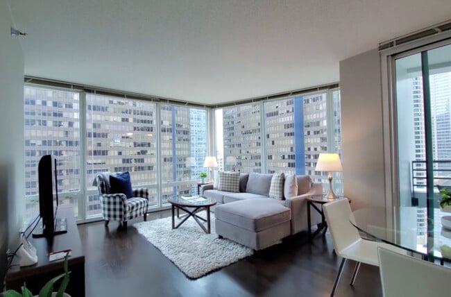 Building Photo - 245 E Ohio St