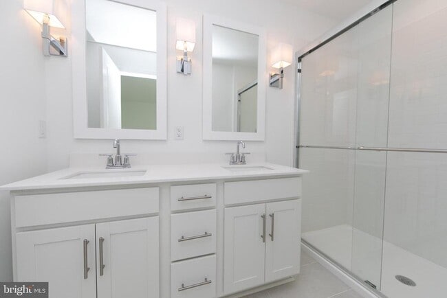 Building Photo - 65 Basswood St