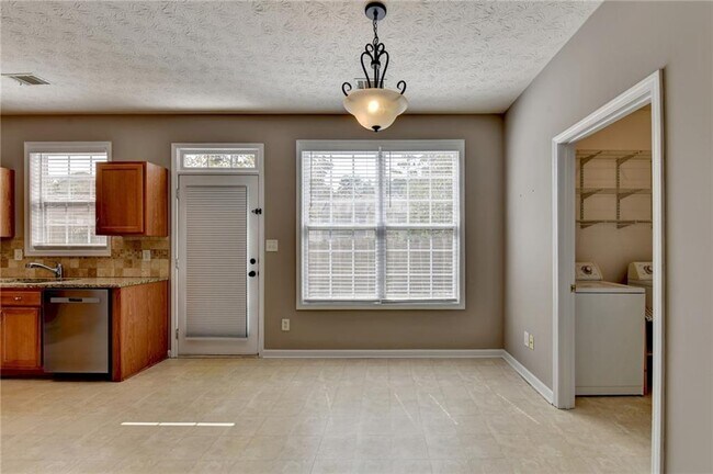 Building Photo - 3067 Kentmere Dr