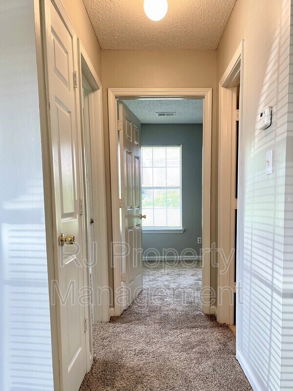 Building Photo - 4297 Kings Valley Cove E