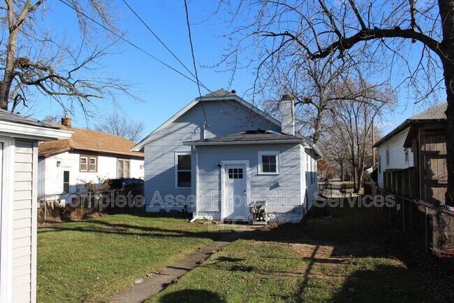 Building Photo - 6752 Woodmar Ave
