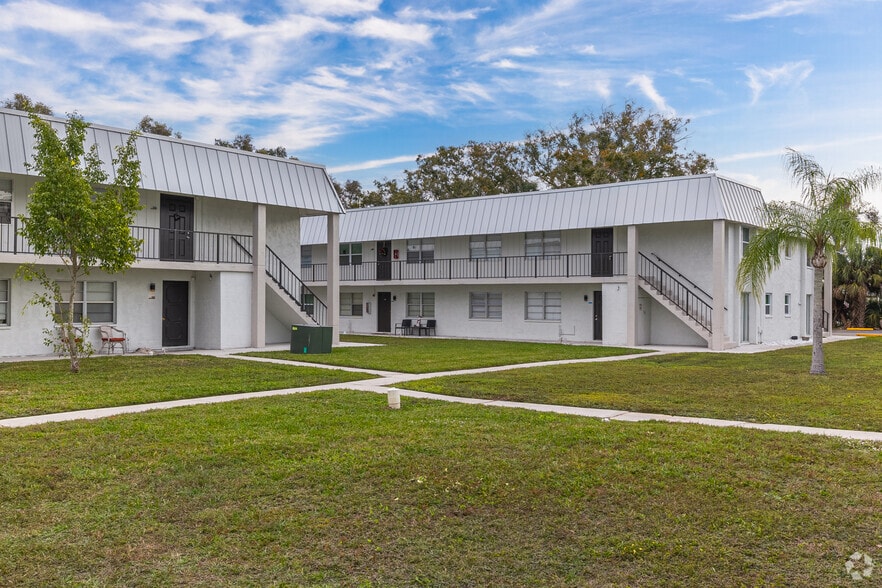 3232 On Fruitville 3232 Fruitville Rd Sarasota FL 34237 Apartment