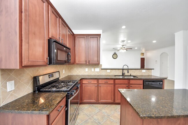 Building Photo - 7330 Jacobs Well Dr