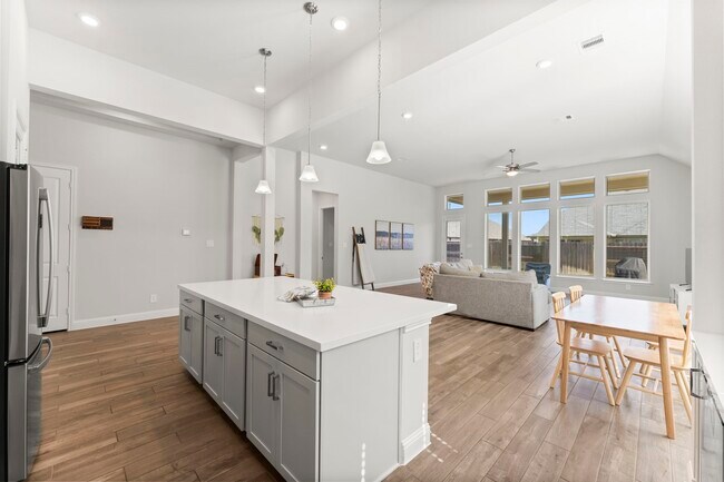 Building Photo - 15949 Hayes Mkt Lp