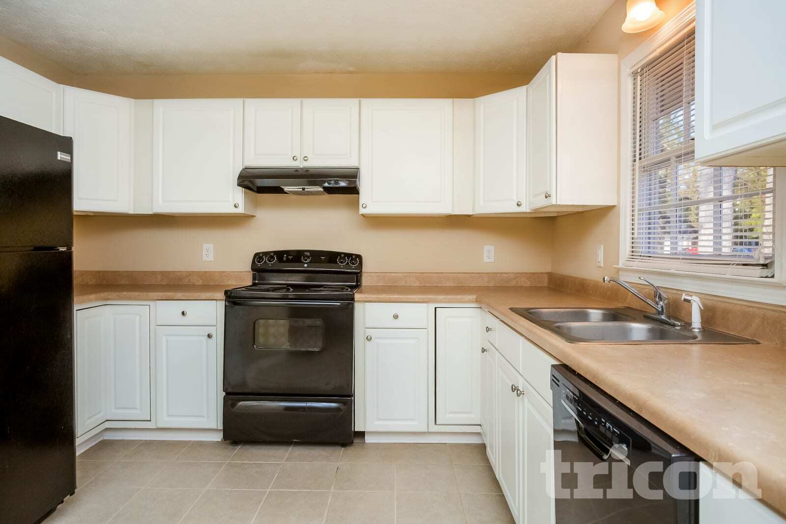 Building Photo - 1631 Quail Run SW