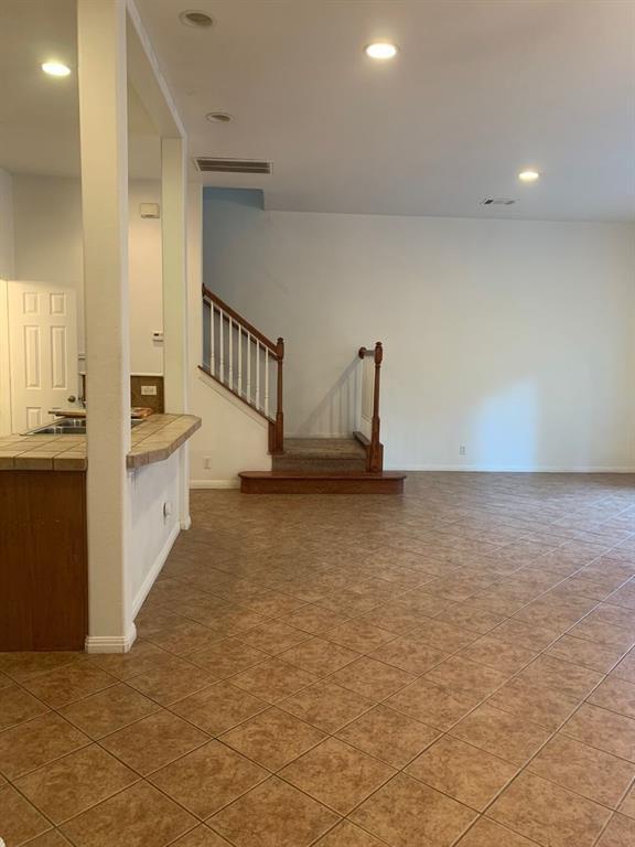 Building Photo - 1904 W 42nd St