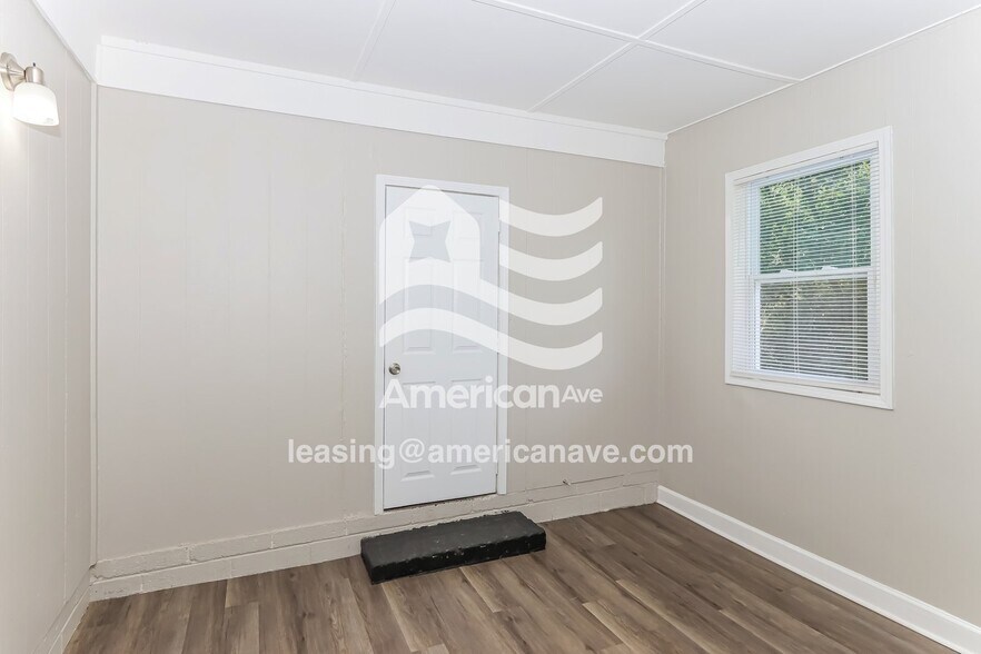 Building Photo - 1030 Winchester Cir