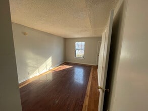 Building Photo - 2514 Old Russellville Pike