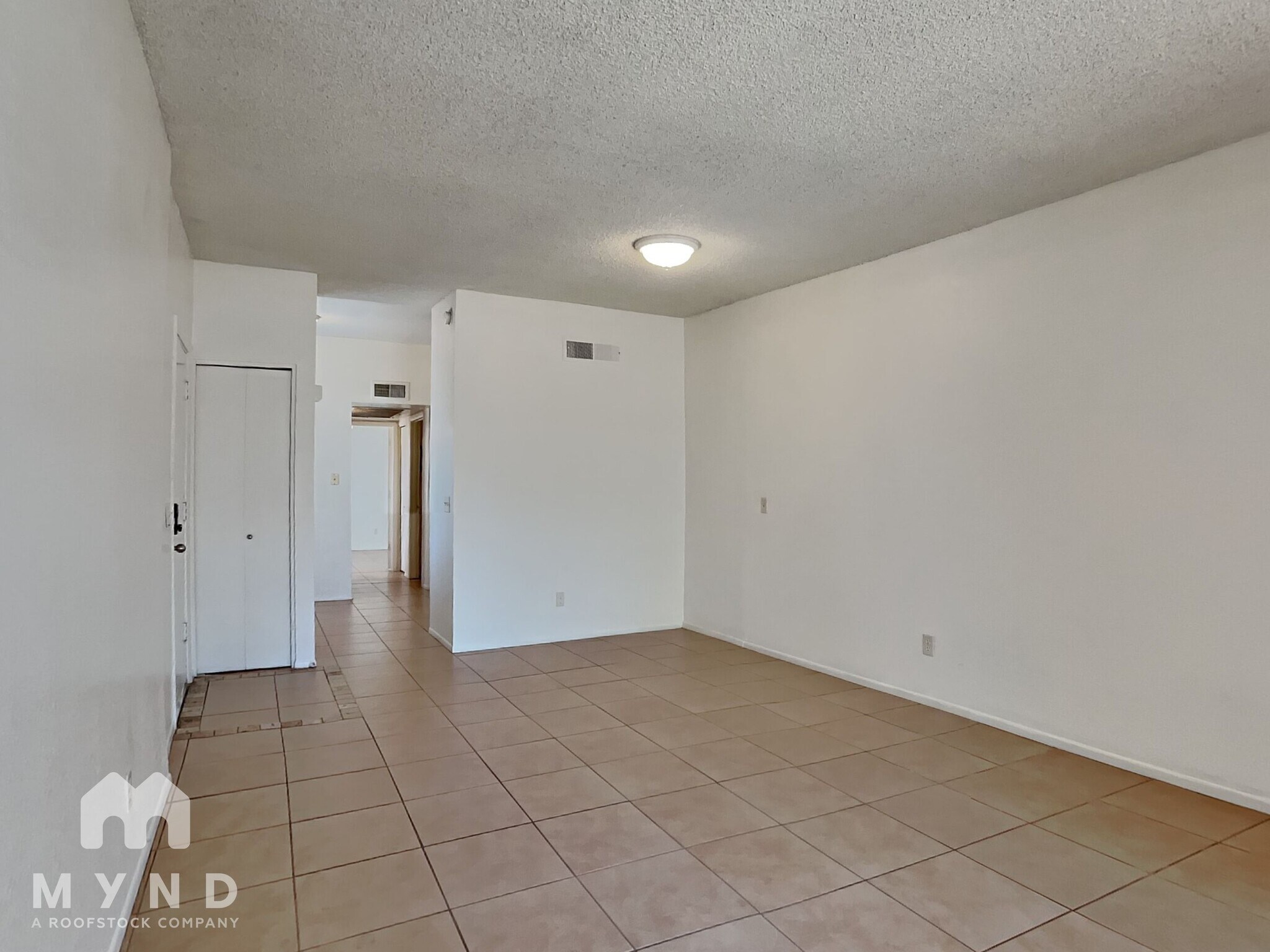 Building Photo - 2828 E Tierra Buena Ln