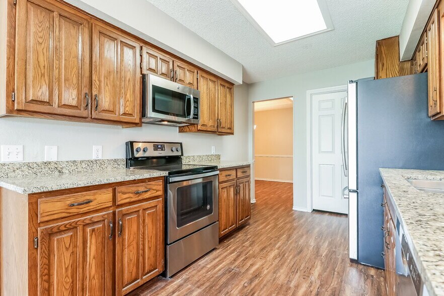 Building Photo - 4909 Barberry Dr