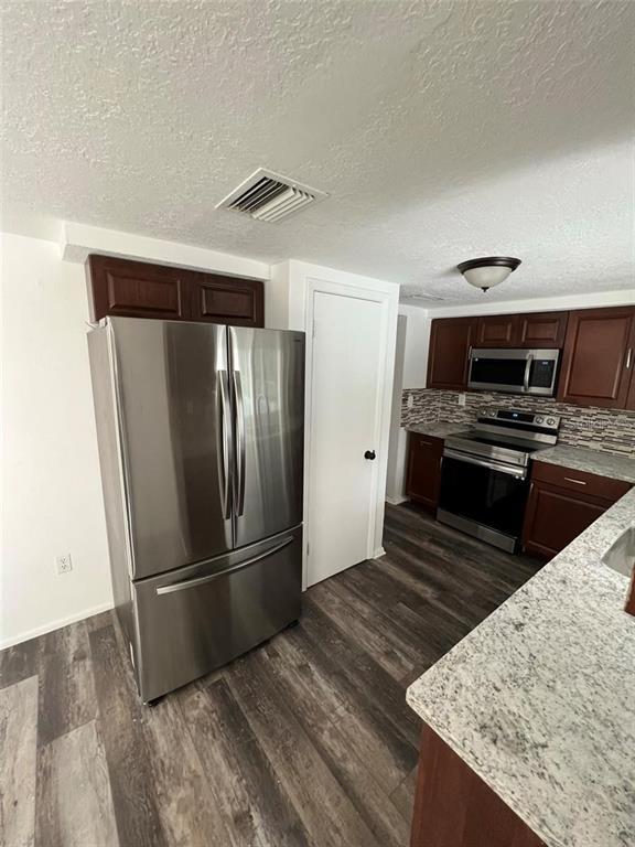 Building Photo - 8206 Clover Hill Loop