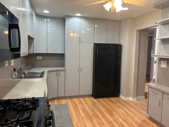 Building Photo - 625 Pheasant Ln