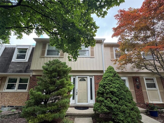 Building Photo - 1775 Brentwood