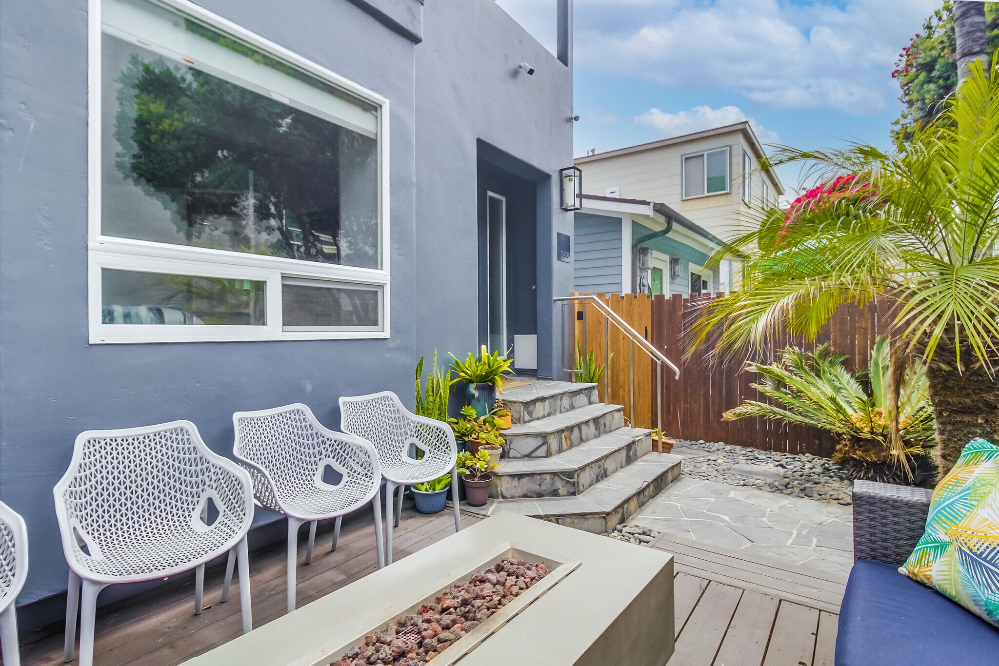 Building Photo - 735 Whiting Ct