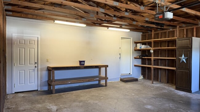 Building Photo - 1701 Antoine Ave