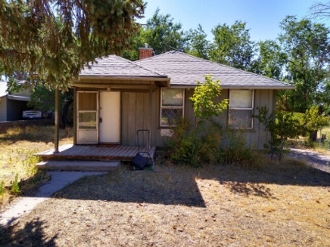 Building Photo - 3 Bedroom 2 Bath House