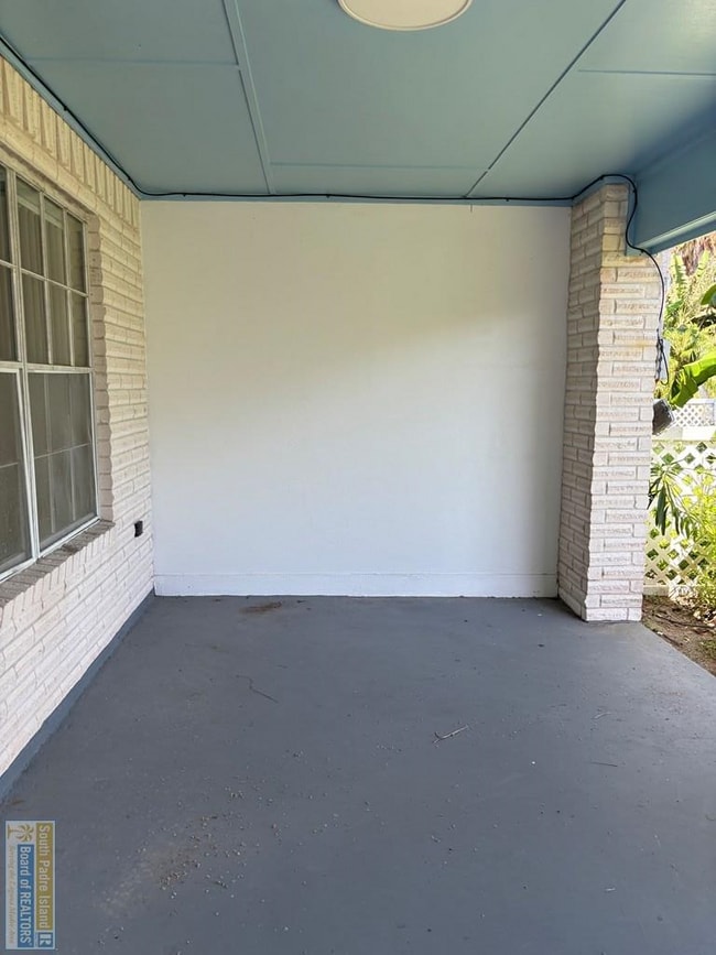 Building Photo - 114 E Constellation Dr